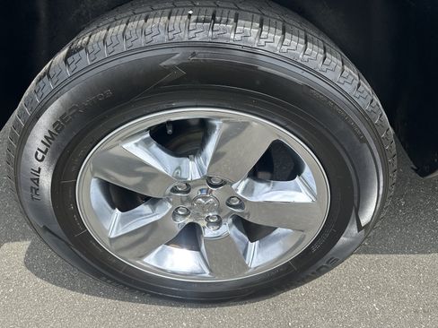 Used 2019 RAM 1500 Big Horn AWD/4WD image 34