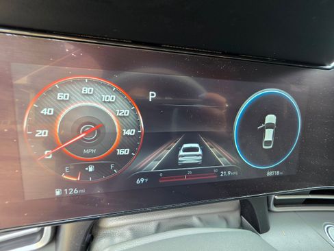 Used 2023 Hyundai Elantra SEL w/ Convenience Package FWD image 12