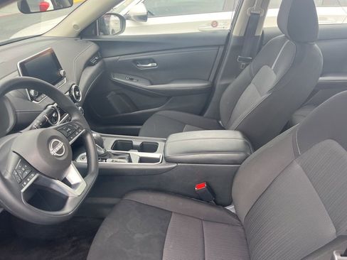 Used 2025 Nissan Sentra SV image 4
