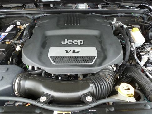 Used 2017 Jeep Wrangler Unlimited Rubicon AWD/4WD image 23