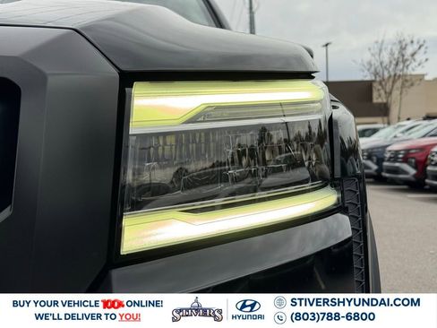 Used 2022 Nissan Frontier PRO-4X image 11