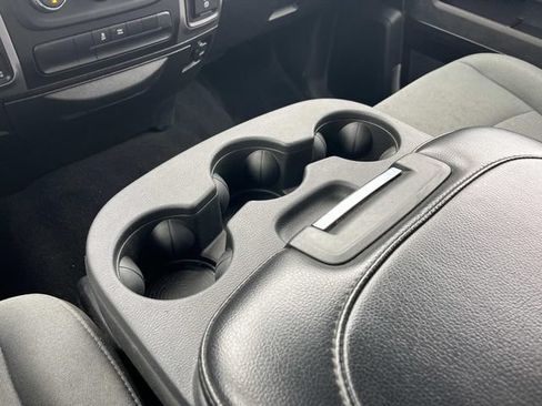 Used 2023 RAM 1500 Classic SLT AWD/4WD image 31