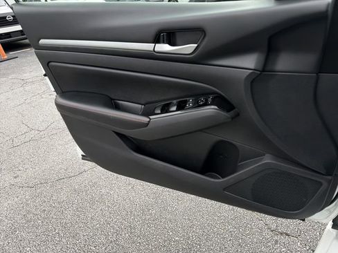 Certified 2024 Nissan Altima 2.5 SR image 15