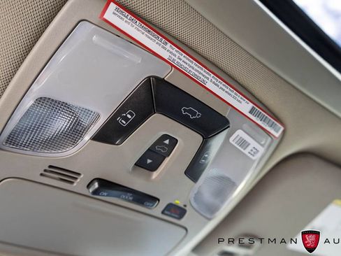 Used 2020 Toyota Sienna XLE Premium FWD image 10