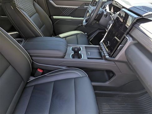 New 2026 GMC Acadia Denali w/ Super Cruise Package image 37