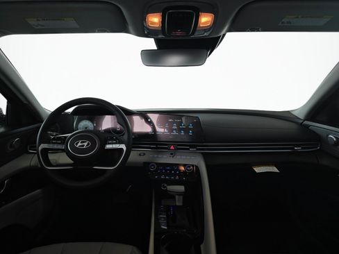 New 2026 Hyundai Elantra Limited FWD image 34