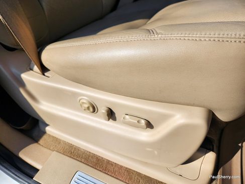 Used 2011 Cadillac Escalade ESV Premium image 40