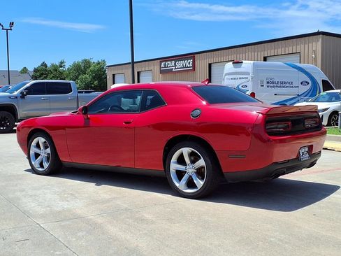 Used 2016 Dodge Challenger R/T w/ Sound Group RWD image 18