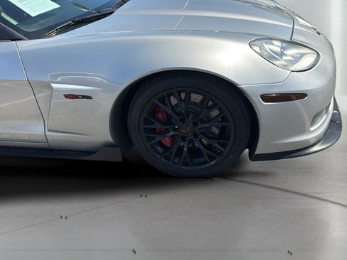 Used 2008 Chevrolet Corvette Z06 w/ Preferred Equipment Group RWD image 33