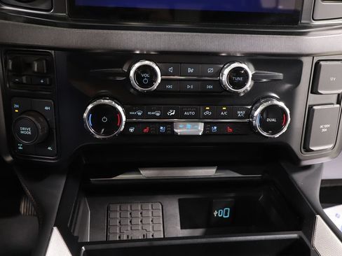 Used 2024 Ford F250 Platinum AWD/4WD image 11