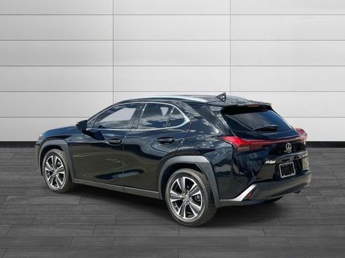 Used 2019 Lexus UX 200 w/ Premium Package image 3