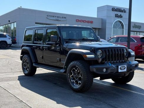 Used 2022 Jeep Wrangler Unlimited Rubicon 4xe w/ Cold Weather Group AWD/4WD image 13