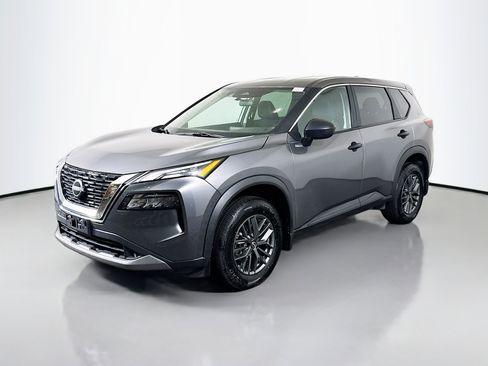 Used 2023 Nissan Rogue S image 4