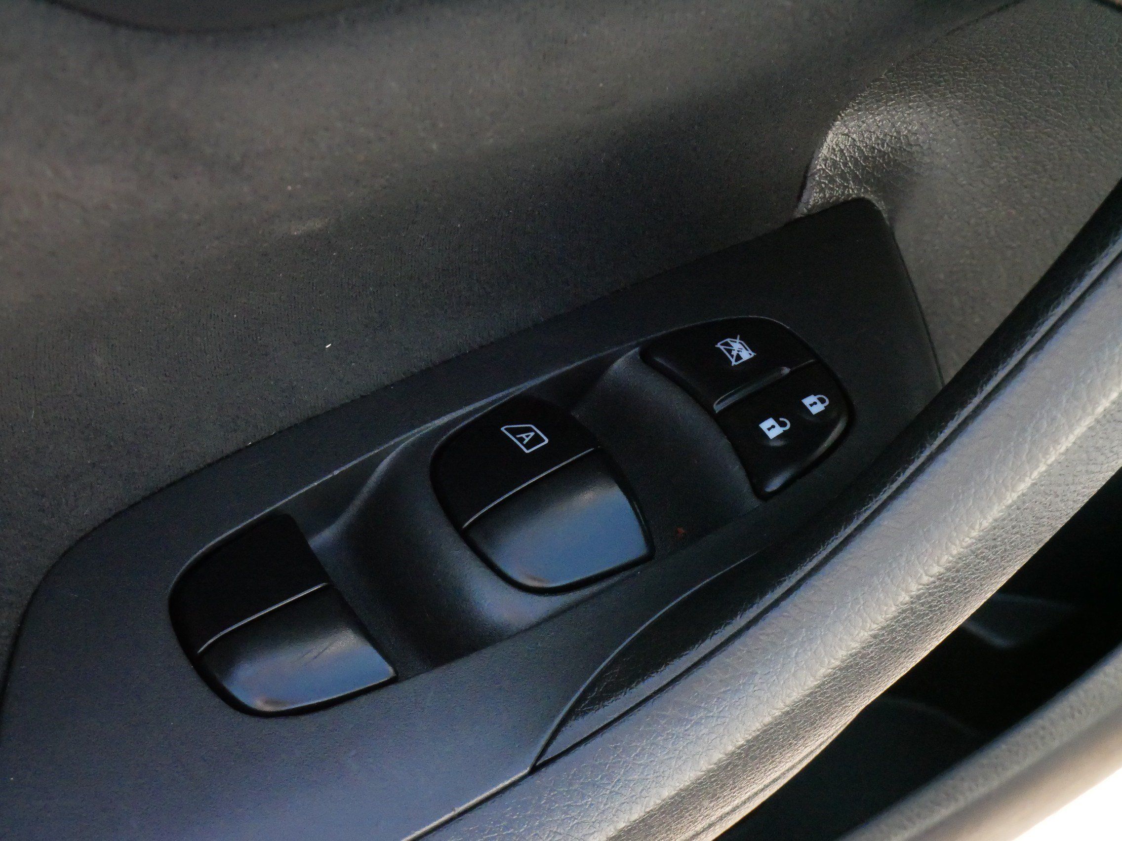 Used 2015 Nissan Altima 2.5 S FWD image 19