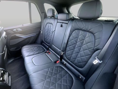 Used 2025 BMW X5 sDrive40i w/ Executive Package RWD image 19