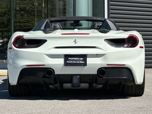 Used 2019 Ferrari 488 Spider image 7