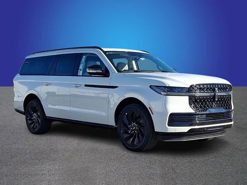 New 2026 Lincoln Navigator L Reserve w/ Jet Appearance Package image 2