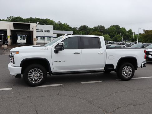 Used 2023 Chevrolet Silverado 2500 High Country w/ Technology Package AWD/4WD image 8
