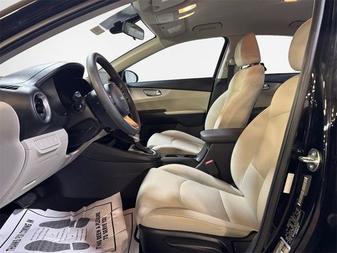 Certified 2023 Kia Forte LXS image 12