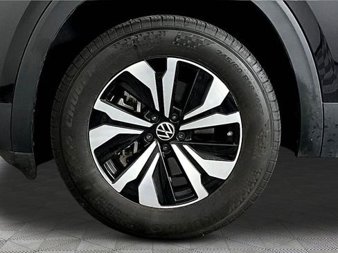 Used 2024 Volkswagen Atlas SE image 30