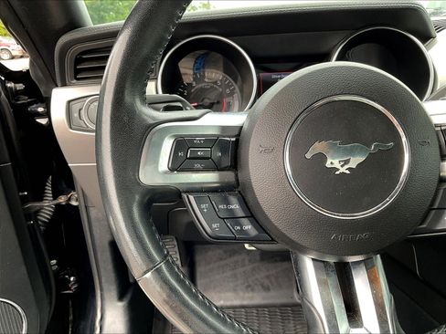Used 2020 Ford Mustang Premium RWD image 10