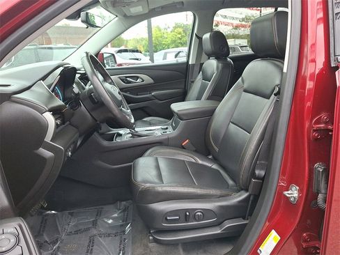 Used 2020 Chevrolet Traverse RS w/ LPO, Floor Liner Package image 14