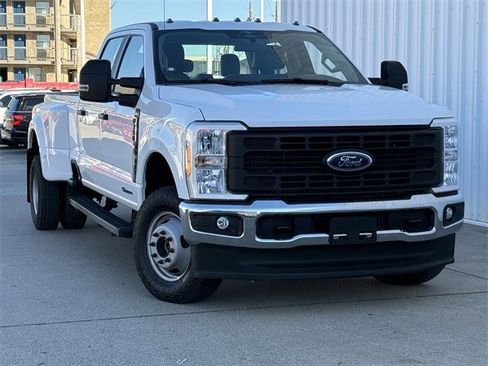 Used 2025 Ford F350 XL w/ FX4 Off-Road Package image 2