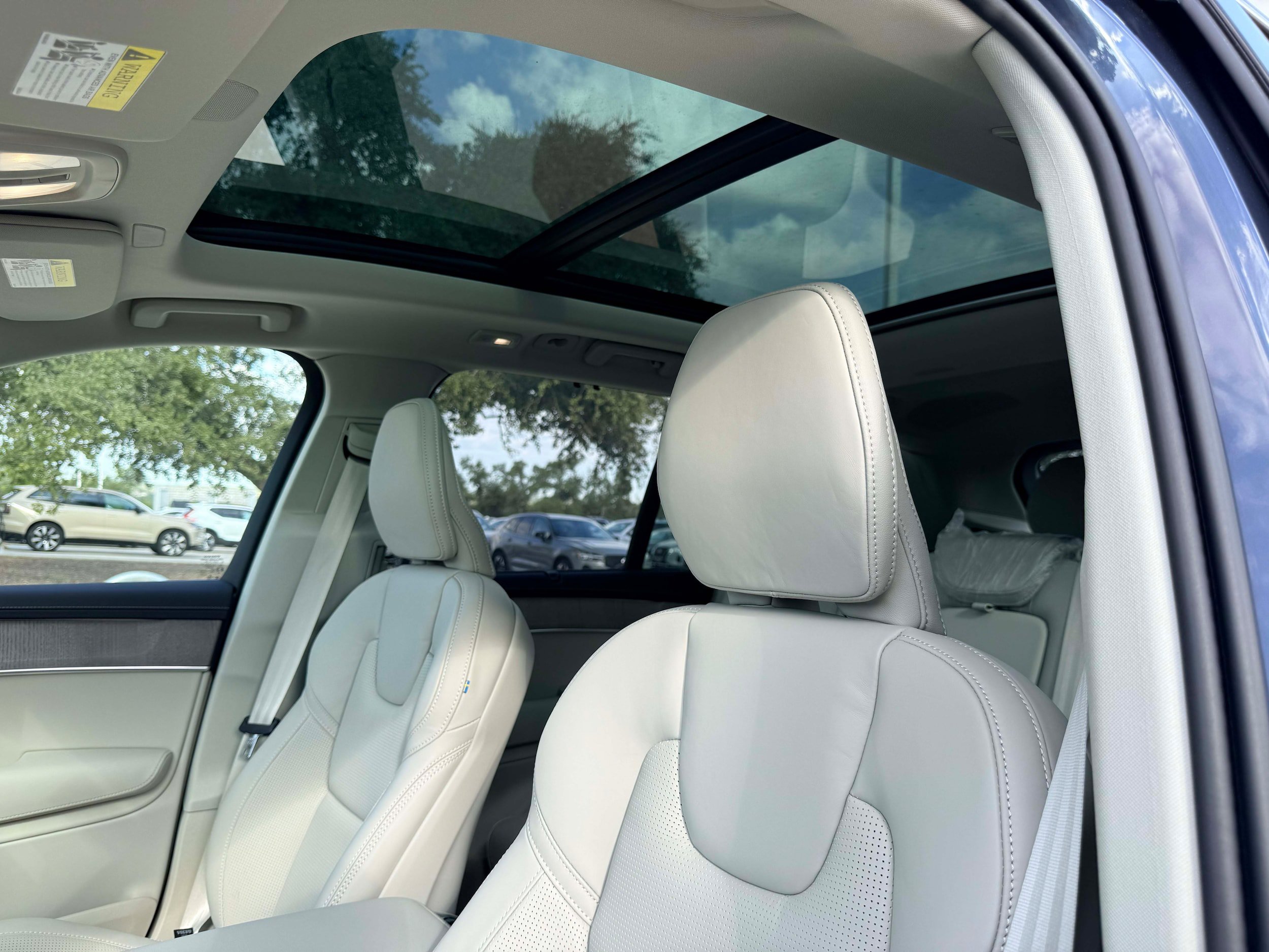 New 2026 Volvo XC90 B6 Ultra w/ Protection Package AWD/4WD image 14