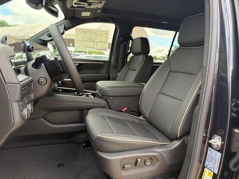 New 2026 Chevrolet Suburban Premier w/ Sun And Tow Package AWD/4WD image 33