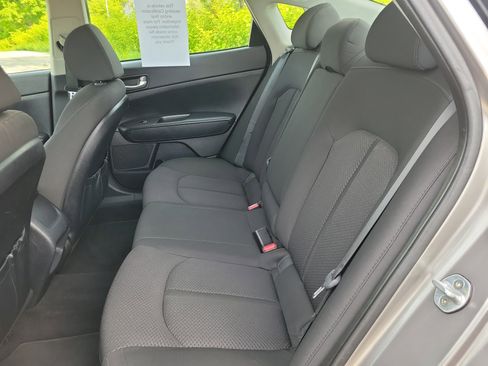 Used 2016 Kia Optima LX w/ Option Group 014 FWD image 16