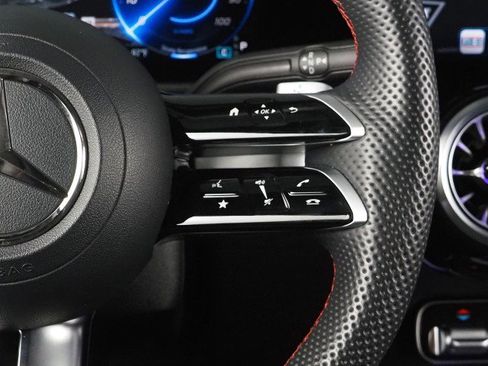 Used 2024 Mercedes-Benz EQB 250+ image 23