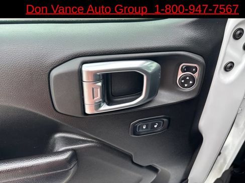 Used 2024 Jeep Wrangler Unlimited Rubicon AWD/4WD image 12