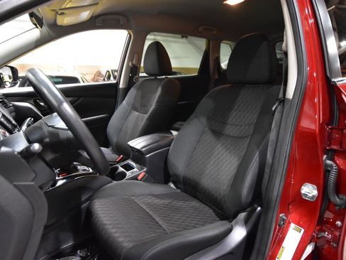 Used 2020 Nissan Rogue SV image 35