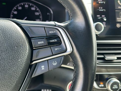 Used 2018 Honda Accord Sport image 13