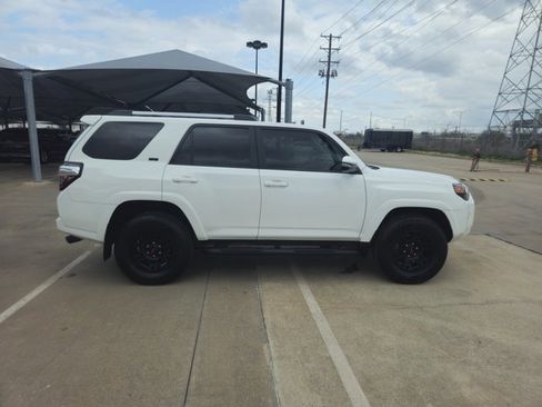 Used 2023 Toyota 4Runner SR5 Premium w/ Moonroof Package image 4