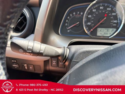 Used 2015 Toyota RAV4 Limited AWD/4WD image 24