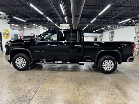 Used 2024 Chevrolet Silverado 3500 LTZ w/ LTZ Convenience Package image 4