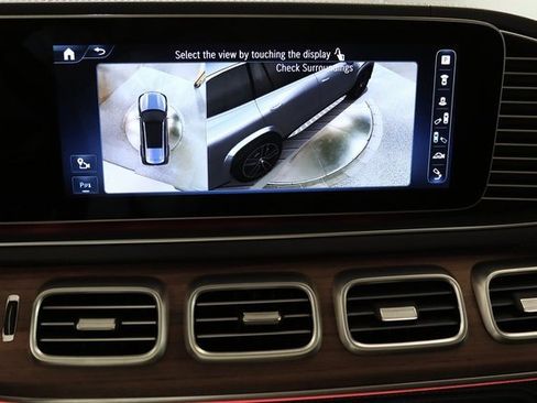 Used 2024 Mercedes-Benz GLS 580 4MATIC image 24