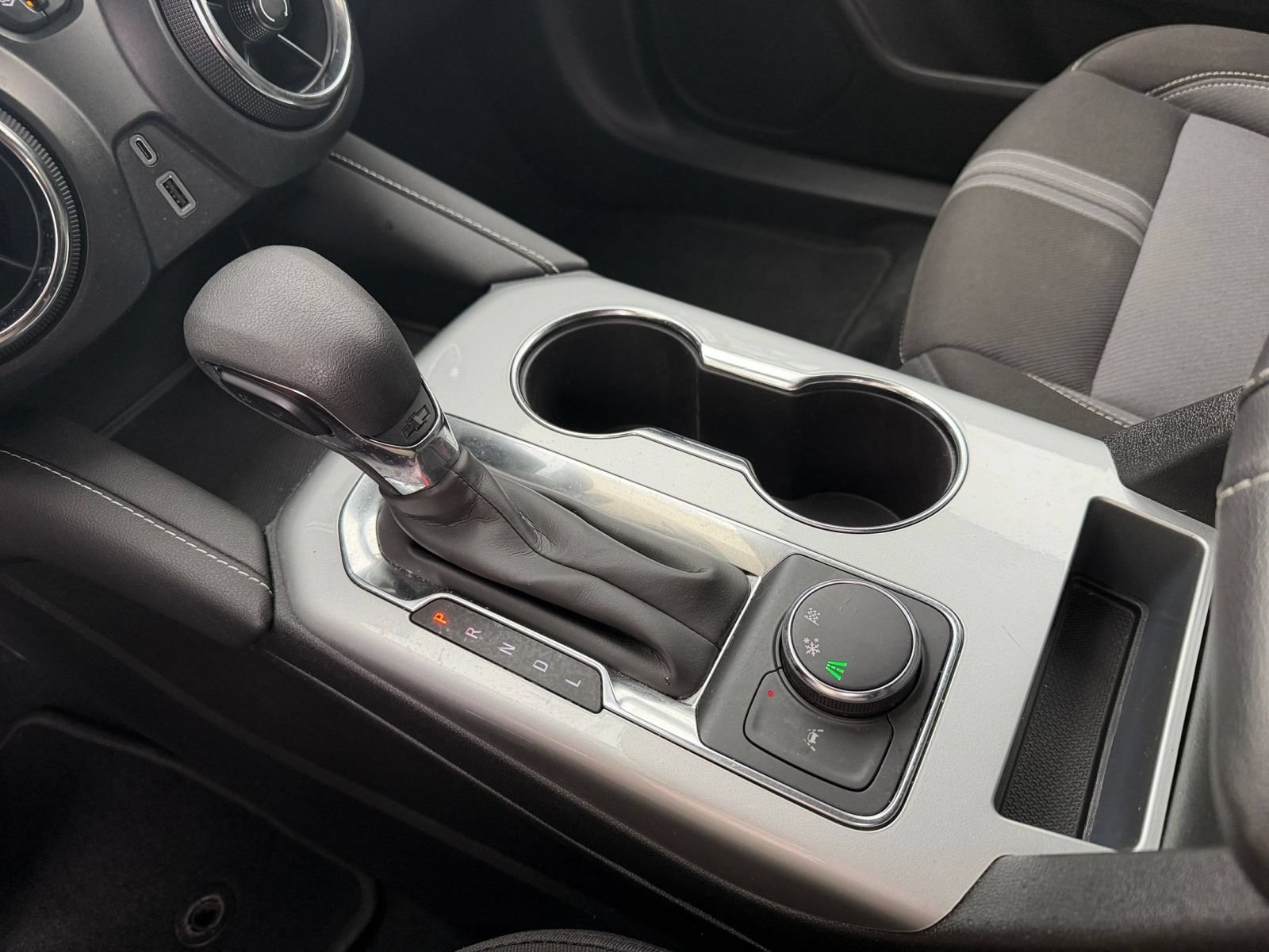 Used 2025 Chevrolet Blazer LT FWD image 42
