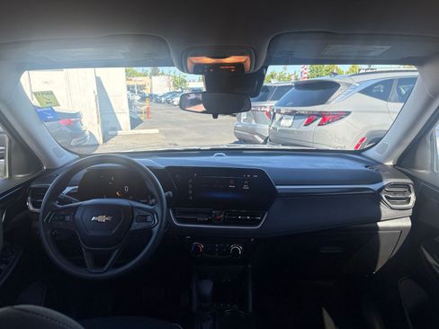 Used 2025 Chevrolet TrailBlazer LT image 32