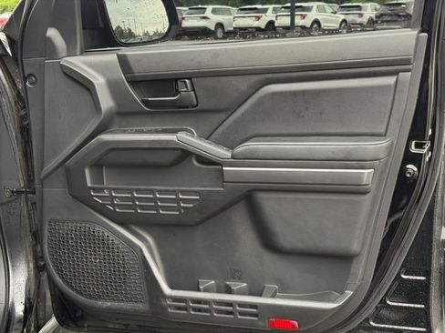 Certified 2025 Toyota Tacoma SR5 AWD/4WD image 27