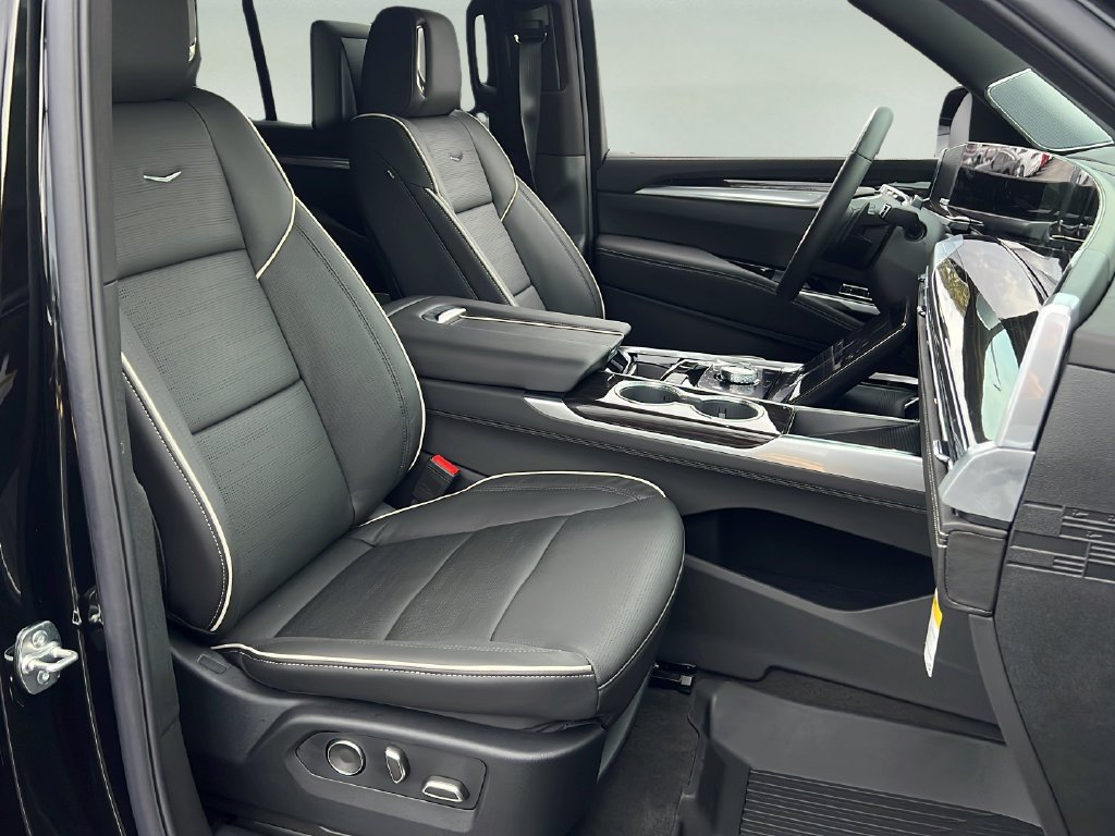 New 2027 Cadillac Escalade Luxury w/ Touring Package AWD/4WD image 17