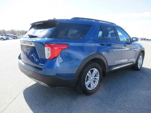 Used 2022 Ford Explorer XLT w/ Equipment Group 202A image 5
