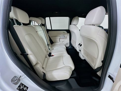 Certified 2025 Mercedes-Benz GLB 250 image 28