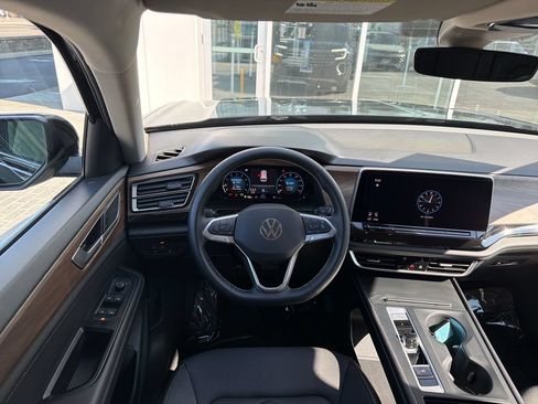Certified 2026 Volkswagen Atlas SE AWD/4WD image 16