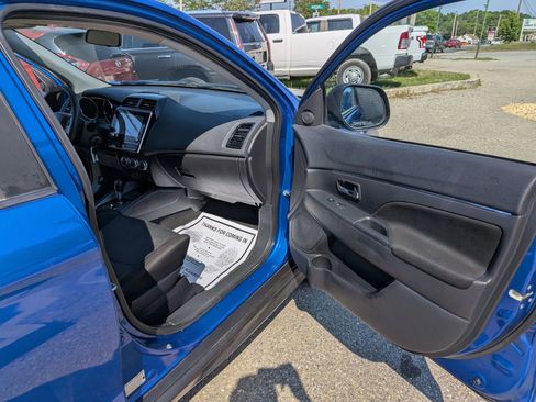 Used 2020 Mitsubishi Outlander Sport ES FWD image 28
