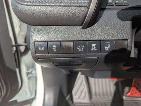 Used 2022 Toyota Camry XSE image 17