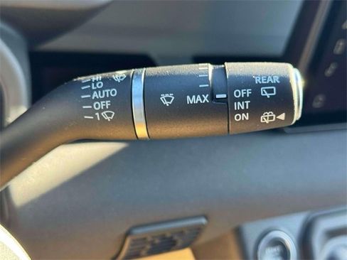 Used 2023 Land Rover Defender 110 X-Dynamic SE image 26