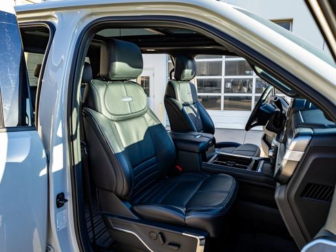 Used 2025 Ford F250 Platinum w/ Tremor Off-Road Package image 32