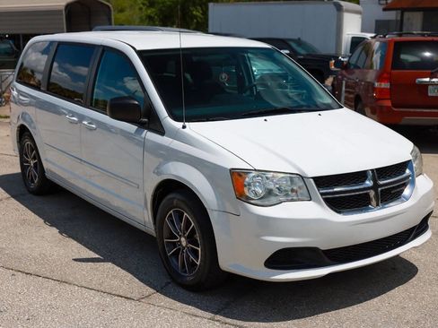 Used 2014 Dodge Grand Caravan SE w/ Quick Order Package 29E SE FWD image 9